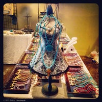 รูปภาพถ่ายที่ Dallas Handmade Arts Market โดย Dallas Handmade A. เมื่อ 9/1/2012