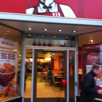 Foto scattata a KFC da Gareth A. il 1/29/2012