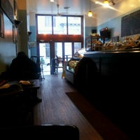 Foto tomada en Philly&amp;#39;s Cafe  por Sa Rah G. el 3/6/2012