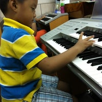 Photo taken at Yamaha Relasi Music and School by Tjuntaraga on 3/31/2012