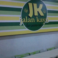 Photo taken at Jalan Kayu Prata Cafe by Rogue T. on 9/5/2011