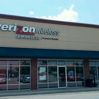 Photo taken at Verizon Wireless by Maurice H. on 6/9/2012