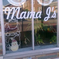 Photo taken at Mama J&amp;#39;s Famous Burgers by Roderique on 11/15/2011