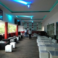 รูปภาพถ่ายที่ Nuvo Night Club &amp;amp; Deck โดย Arih G. เมื่อ 6/3/2012