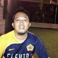 Photo taken at Kemasan futsal by Asmaranto P. on 10/1/2011