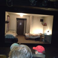 12/9/2011 tarihinde James J.ziyaretçi tarafından Mary Arrchie Theatre'de çekilen fotoğraf