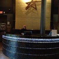 Photo prise au Star Restaurant and Ultra Lounge par Adam B. le5/11/2012