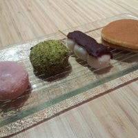 Photo taken at Kuru Kuru Japanese Restaurant by Koh W. on 10/20/2011