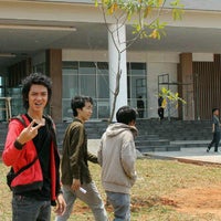 Снимок сделан в Institut Teknologi dan Sains Bandung (ITSB) пользователем Raden Reza R. 9/24/2011