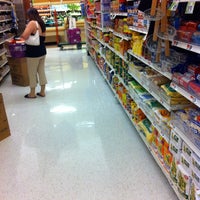 Photo taken at Giant Food by Koly W. on 9/5/2012