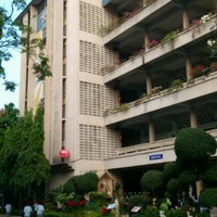 Photo taken at อาคาร St. Anne โรงเรียนสารสาสน์พิทยา by Nanthapop C. on 12/16/2011