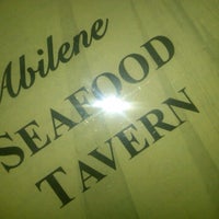 รูปภาพถ่ายที่ Seafood Tavern โดย Randy D. เมื่อ 9/9/2011