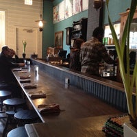 รูปภาพถ่ายที่ Grange Hall Burger Bar โดย Reynaldo เมื่อ 3/8/2012