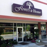 7/18/2012 tarihinde Monroe C.ziyaretçi tarafından Flowers &amp;amp; Home'de çekilen fotoğraf