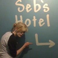 Foto tirada no(a) Seb&amp;#39;s Hotel por Daphne S. em 12/28/2011
