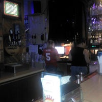 6/10/2012 tarihinde Brandi U.ziyaretçi tarafından Snibo&amp;#39;s Sportsbar and Cafe'de çekilen fotoğraf