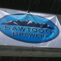รูปภาพถ่ายที่ Sawtooth Brewery โดย Bill S. เมื่อ 7/4/2012