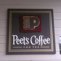 Снимок сделан в Peet&#39;s Coffee &amp; Tea пользователем Michael E. 3/29/2012