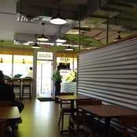 9/5/2012 tarihinde John E.ziyaretçi tarafından Sweet Bananas Grill'de çekilen fotoğraf