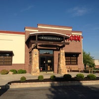Photo taken at LongHorn Steakhouse by Jimmy C. on 5/18/2012