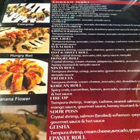 รูปภาพถ่ายที่ Sushi 7 โดย Nicole D. เมื่อ 7/21/2012