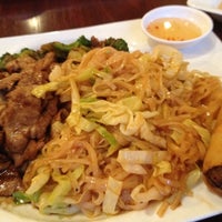 Foto scattata a Na Siam Thai Cuisine da Michael K. il 7/12/2012