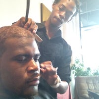 Foto tirada no(a) Takai Atlanta Hair Salon por Rob MrFantastic B. em 8/1/2012