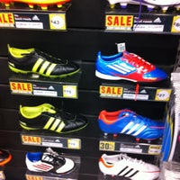 Photo taken at Sports Direct by Doni J. on 8/27/2012