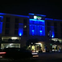 Photo taken at Hollywood Heights Hotel by Holiday Inn Express Hotel &amp;amp; Suites H. on 10/16/2011