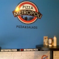 Снимок сделан в Pizza Metropoli пользователем Yereni A. 7/12/2012