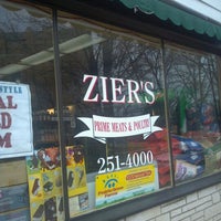 Foto scattata a Zier’s Prime Meats da phil w. il 2/28/2012