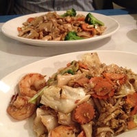 Foto scattata a Namfon Thai Cuisine da Sabrina B. il 2/19/2012