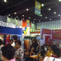 Photo taken at 3 กค 54 mcc hall the mall bangkapi by uglypink ✿. on 6/29/2012