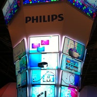 Photo taken at Philips @IFA 2013 Halle 22/101 by Elke A. on 9/5/2012