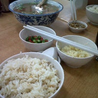 รูปภาพถ่ายที่ Restoran Yi Xin Bak Kut Teh โดย Lena L. เมื่อ 10/4/2011