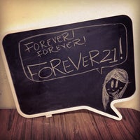 Foto tirada no(a) Forever 21 por Ashley E. em 8/29/2012