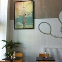 รูปภาพถ่ายที่ AERO | Cafeteria &amp;amp; Crêperie โดย Jens M. เมื่อ 6/16/2012