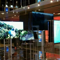 Photo taken at The Samsung Experience by Quoc Vuong on 10/30/2011