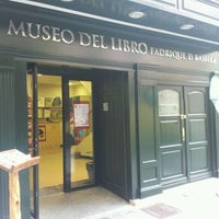 Das Foto wurde bei Museo del Libro Fadrique de Basilea von Gregorio G. am 9/23/2011 aufgenommen