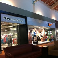 nike outlet great lakes crossing