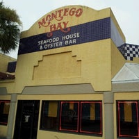 Foto diambil di Montego Bay Seafood House &amp;amp; Oyster Bar oleh LaVea P. pada 7/28/2012