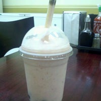 Photo taken at 529 Smoothies and Sandwiches by Carter C. on 12/14/2011