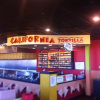 รูปภาพถ่ายที่ California Tortilla โดย Milt S. เมื่อ 2/20/2012