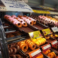 Photo taken at Mister Donut by Xinrui L. K. on 5/5/2012