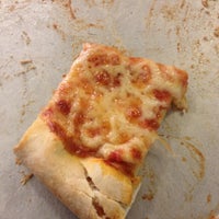 Снимок сделан в Napoli Pizza &amp;amp; Restaurant пользователем Paul W. 6/29/2012