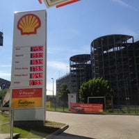 Photo taken at Shell by IngenieroDavid on 5/17/2012