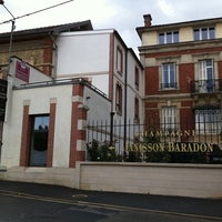 รูปภาพถ่ายที่ Champagne Janisson-Baradon et Fils โดย Cyril J. เมื่อ 7/17/2011