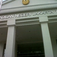 Photo taken at Pengadilan Negeri Jakarta Timur by Dedi J. on 1/10/2012