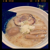 Photo taken at 新ラーメン丸子 by 𝓚 on 5/4/2012