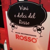 Снимок сделан в Rosso Restaurant пользователем Eka G. 9/6/2012